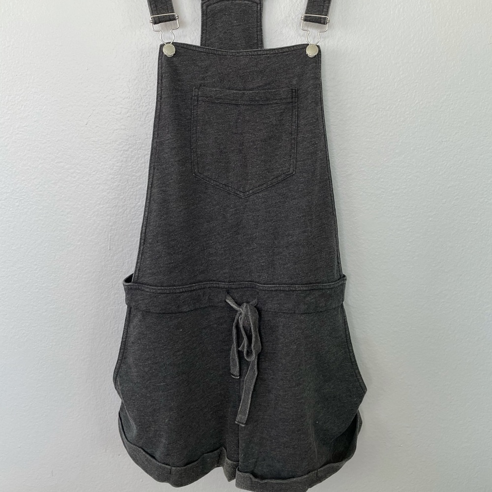 Cute and comfy overall shorts- Z supply